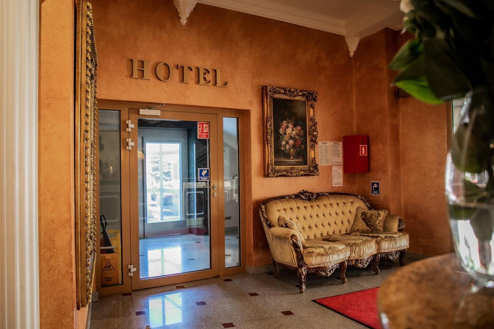 Olawian Hotel Oława Dış mekan fotoğraf